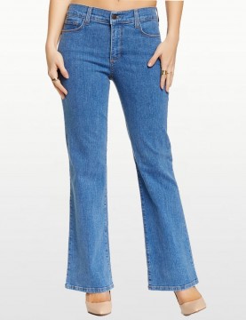 NYDJ - Sarah Classic Denim Bootcut Jeans in Light Wash *400dL